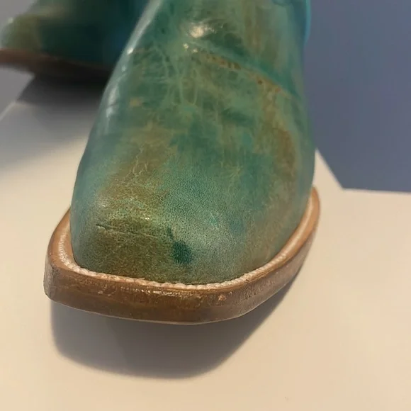 Vegabond Boot Co. The Kingman Turquoise Snip Toe Boot - Picture 10 of 17